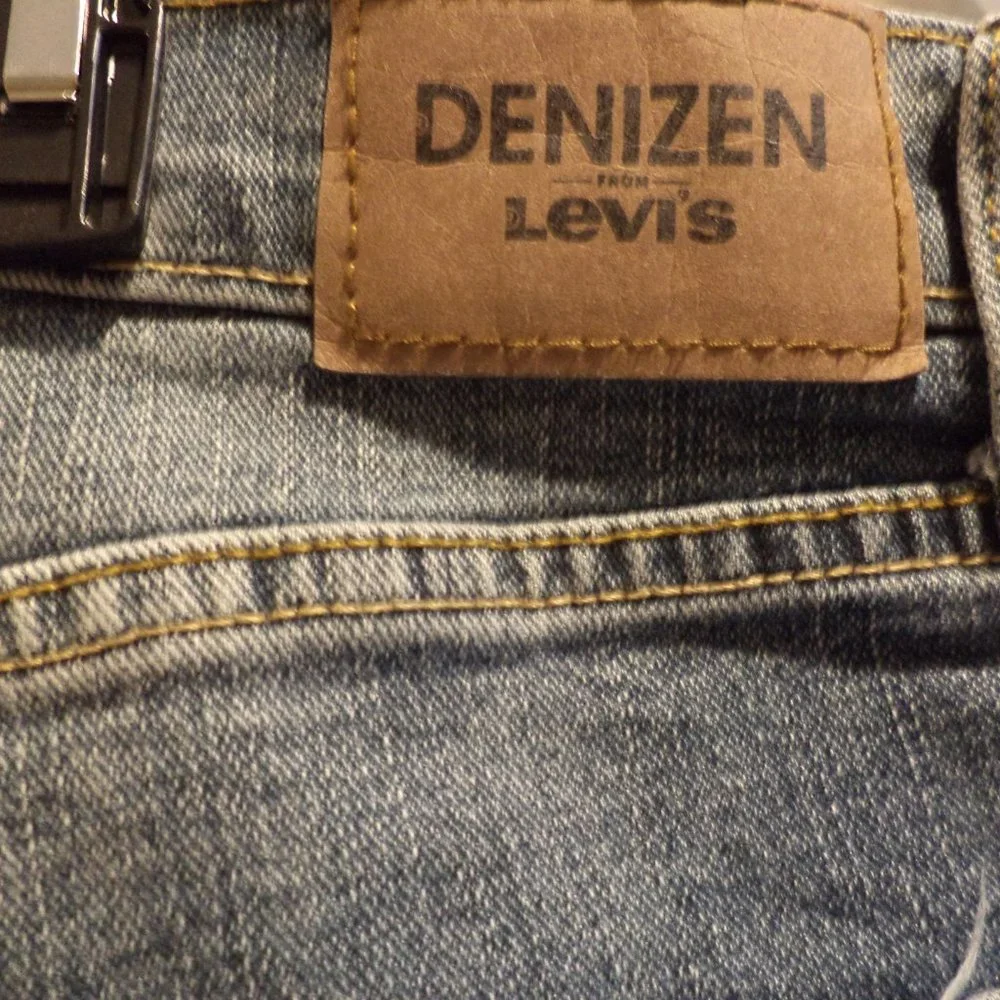 DENIZEN from LEVI'S 231 Athletic- 5-Pocket - Denim Jeans  Size: 36/32-Flat Front - Picture 11 of 13